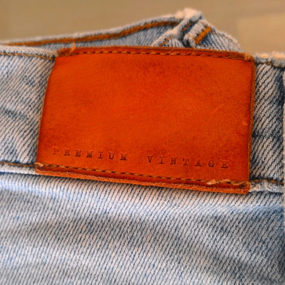 Citizens of Humanity Low Rise Boot Cut Jeans - Picture 4 of 4